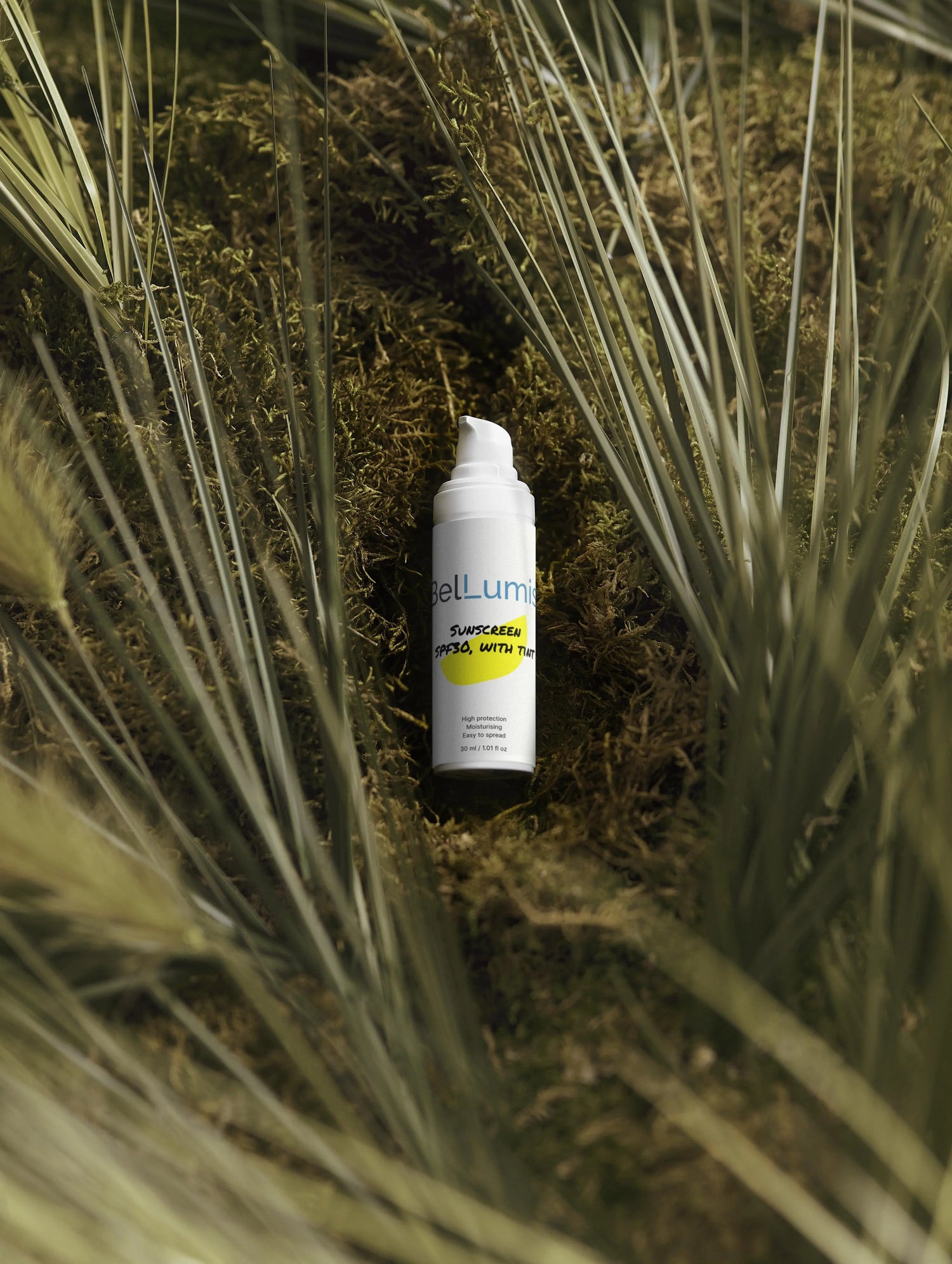 Sunscreen SPF30, with tint Selfnamed
